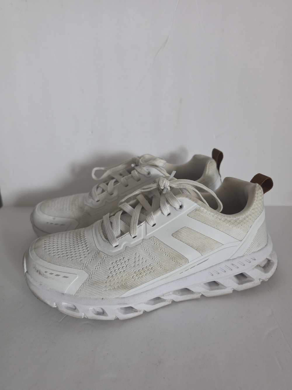 Avia White Athletic Cushion Running Shoes - Women's Size 6.5